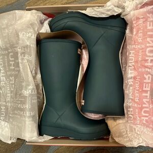 SOLD ELSEWHERE Hunter Teal Tall Boots with Logo 7 ~ New in Box $99